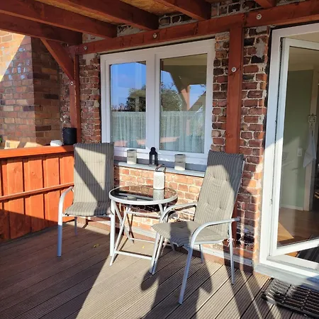 Apartament Wunderschoenes Obergeschoss In Bahnhofsnaehe Chociebuż