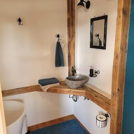 Apartament Wunderschoenes Obergeschoss In Bahnhofsnaehe