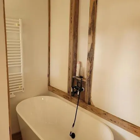 Apartament Wunderschoenes Obergeschoss In Bahnhofsnaehe *