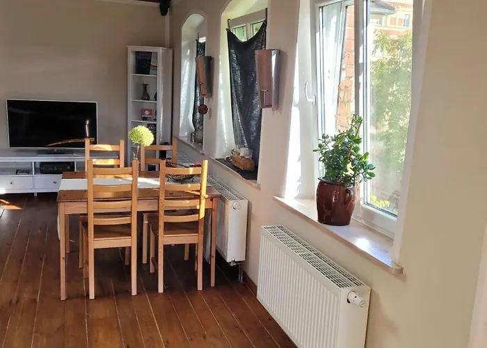 Wunderschoenes Obergeschoss In Bahnhofsnaehe Apartament Chociebuż