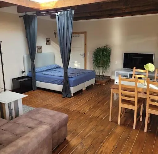 Apartament Wunderschoenes Obergeschoss In Bahnhofsnaehe Chociebuż